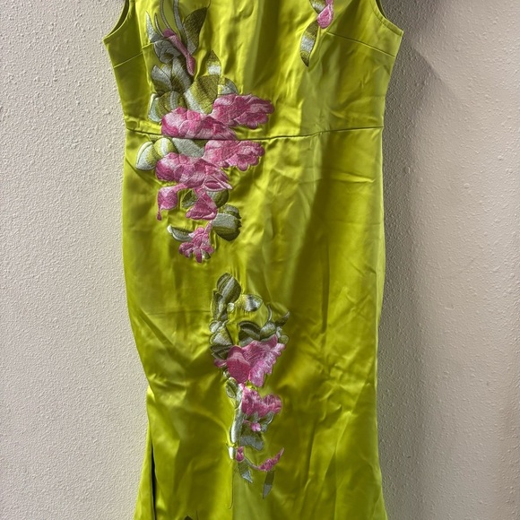 Fehaute Green Flutter Sleeve Asymmetrical Dress - Picture 2 of 4